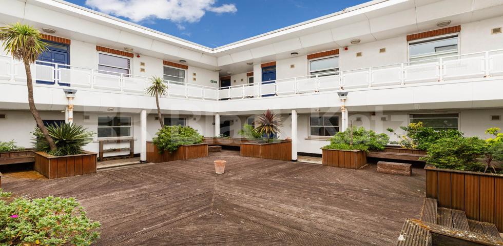 Super spacious two bed in camdenm mins to regents park and camden market Inverness Street, Camden